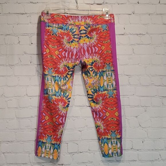 Girl's Puma multi colored cropped leggings NWT - Picture 5 of 8